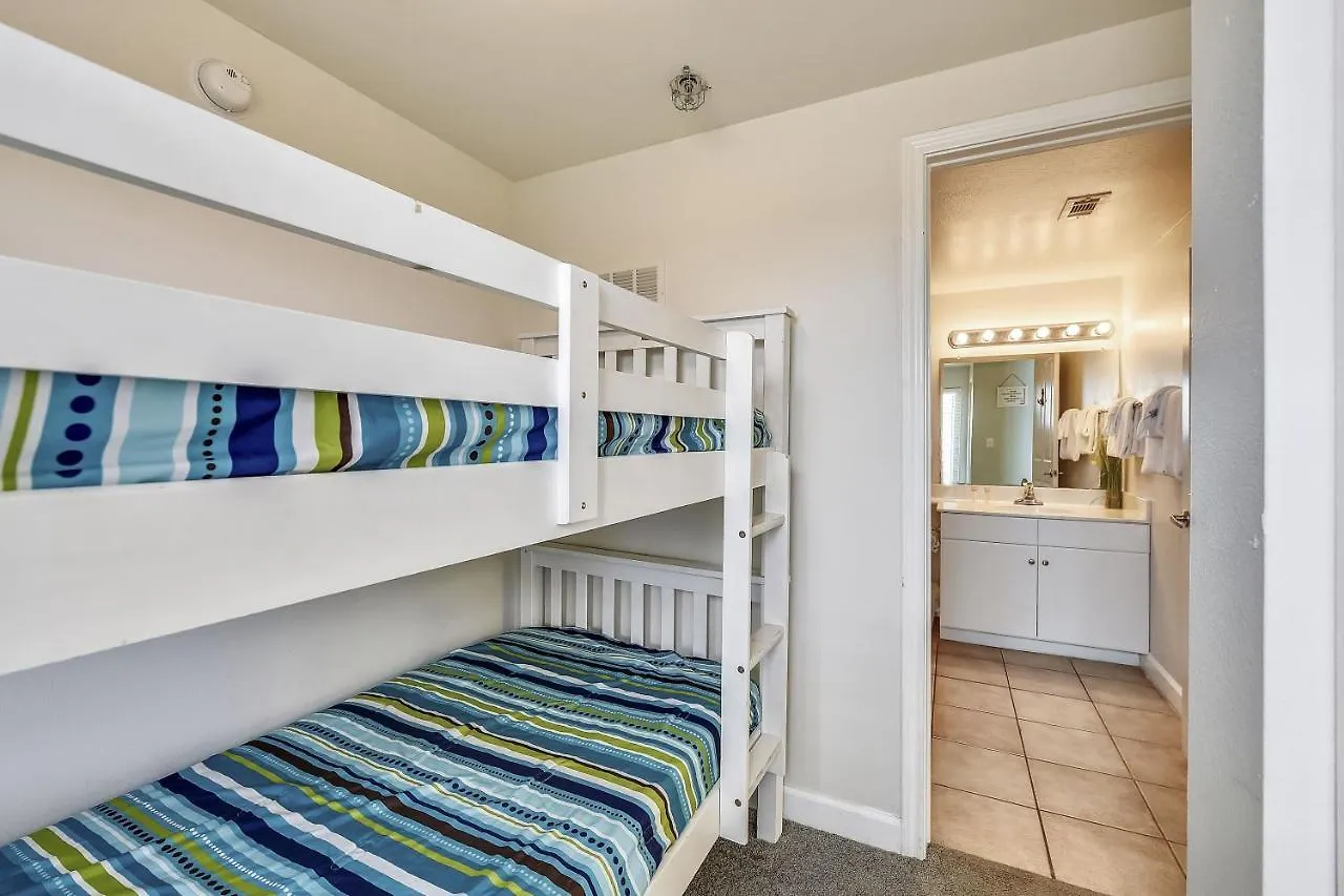 Apartment Shores Of Panama 1211- Sleeps 6, Gulf View, Reserved Parking! Free Fun! Condo Panama City Beach