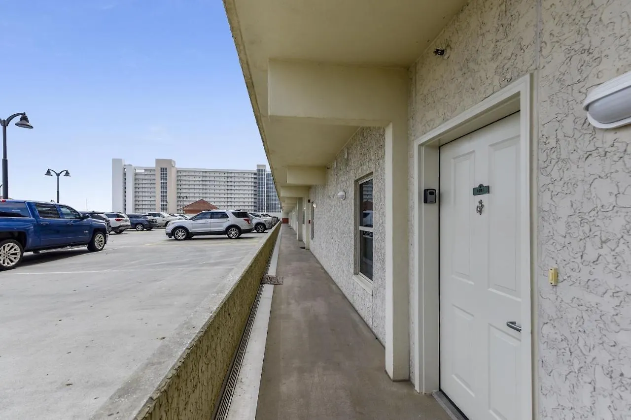 Shores Of Panama 1211- Sleeps 6, Gulf View, Reserved Parking! Free Fun! Condo Panama City Beach